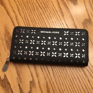 Brand New Authentic Michael Kors Wallet